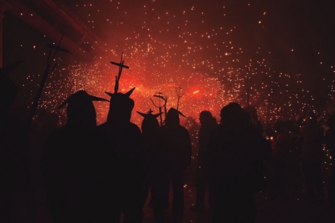 El foc dels diables:  una catarsi festiva
