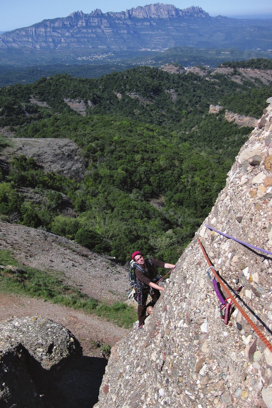 Roques, parets i agulles  vallesanes: el bressol  de l'escalada catalana